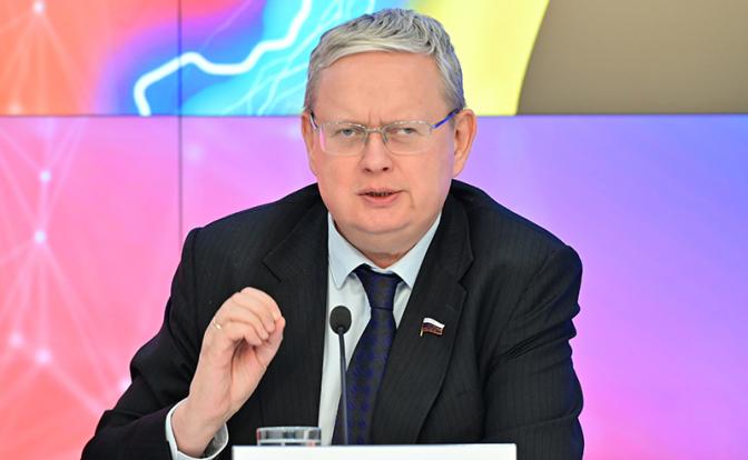 На фото: экономист Михаил Делягин