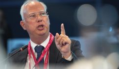 Дмитриев призвал признать существование кампании поджигателей войны в Европе и США