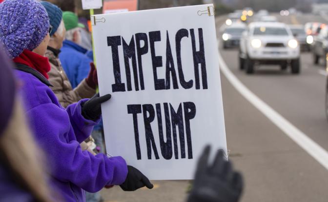Американист прокомментировал возможный импичмент Трампу и расстановку сил в Конгрессе