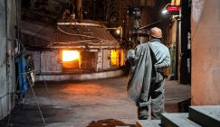 Трудоголики исчезают – кризис. Трудоголики необходимы – по той же причине