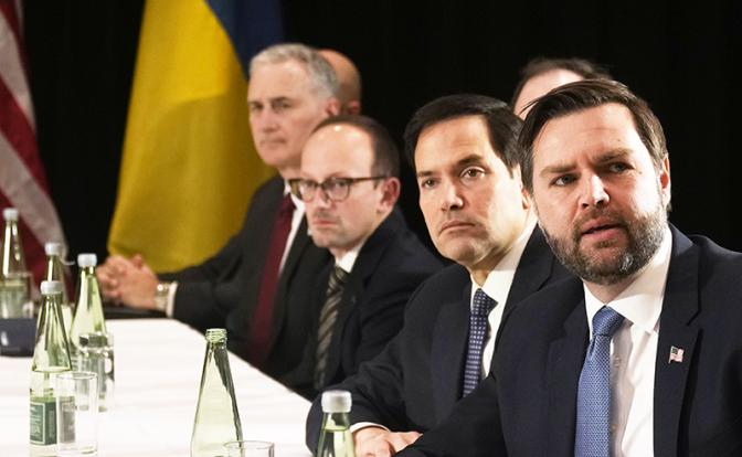 NBC News: Итоги Майами – окружение Трампа раскололось из-за «дружбы с Россией»