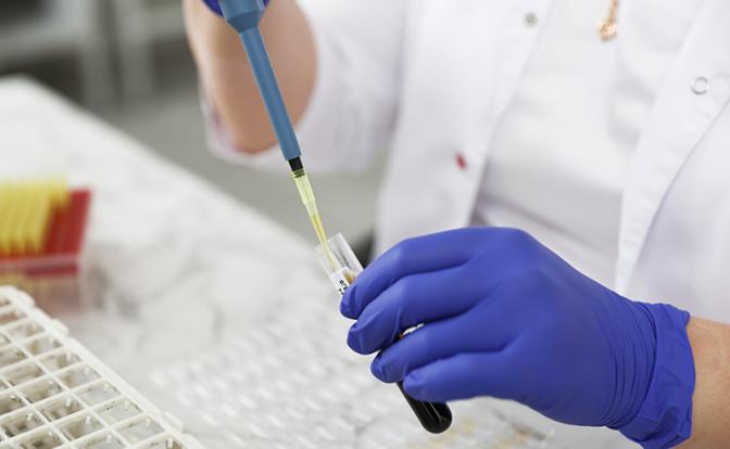 Россиянка «накопила» в организме 89 мутаций коронавируса