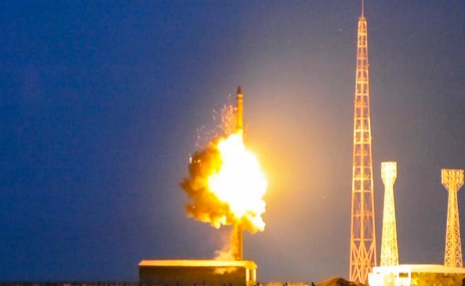 Аналитик Джонсон: Взял бы «Орешник» и уничтожил штаб СБУ в Киеве