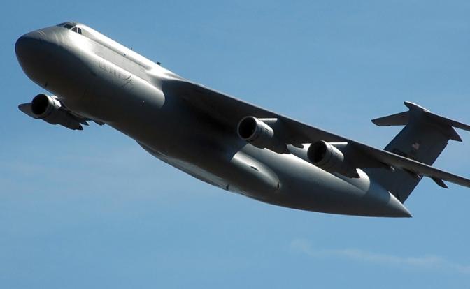 На фото: самолет Lockheed C-5M Super Galaxy