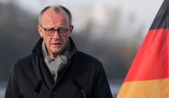 Мерц предупредил, что ФРГ не является мячом в руках сверхдержав