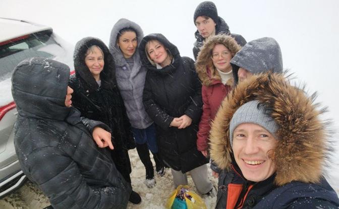 На фото: помощница депутата Светлана Кербер и депутат Алтайского краевого Законодательного собрания Людмила Клюшникова