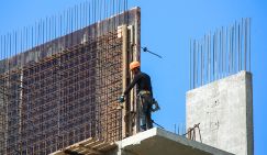 Ключ от квартиры или штраф: Королей строительного бизнеса на испуг не возьмешь, неустойкой не застращаешь