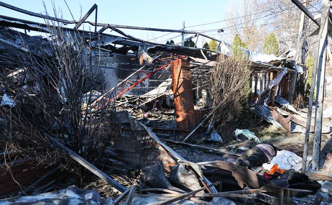 На фото: Хорлы. Последствия атаки дронов ВСУ на кафе и гостиницу.