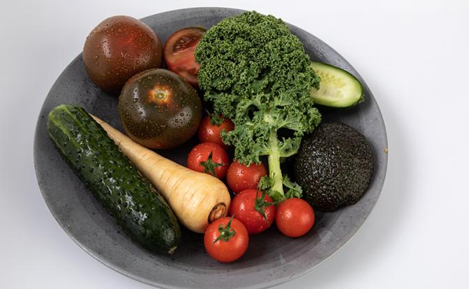 Овощи против фастфуда: ученые нашли простой способ защитить мозг от жирной пищи