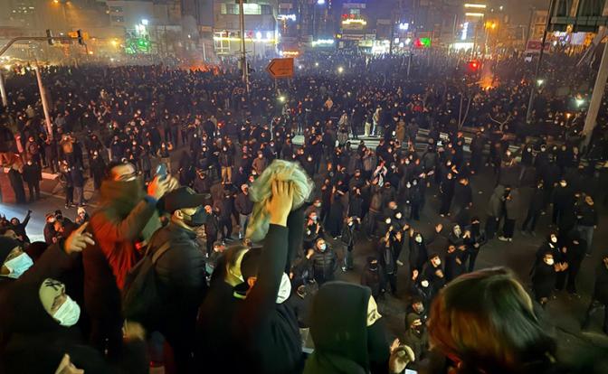 Армия, «китайские мозги» и русский «Мурманск BN»: Иран сбил волну беспорядков, нейтрализовав Starlink