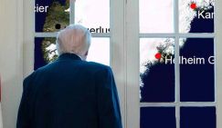 Белый дом выложил фото Трампа на фоне карты Гренландии и призвал следить за ситуацией