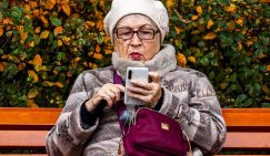 Пенсионеров ждет «подарок» от Минтруда: QR-код вместо удостоверения, чтобы "жилось легче"