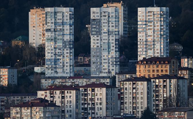 Новостройки большинству не по карману, а теперь и на "вторичку" цены взлетели