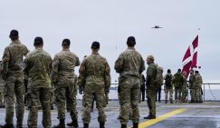 В ответ на выверты психопата Трампа Европа шлет в Гренландию войска – пока помаленьку, но тем не менее