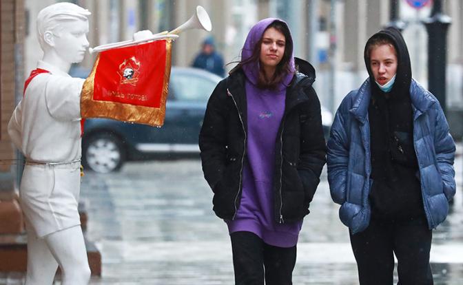 «Зумеров – на галеры!»: Откуда взялся миф, что молодое поколение не хочет работать