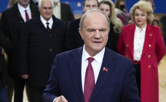 На фото: лидер партии КПРФ Геннадий Зюганов(на первом плане)