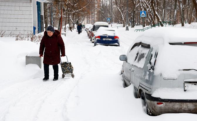 Россиянам объяснили, что делать, если УК не убирает снег