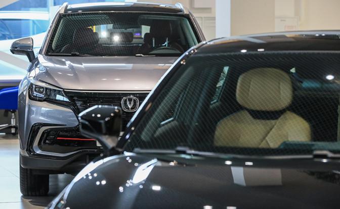 Сотни китайских автосалонов закрылись в России