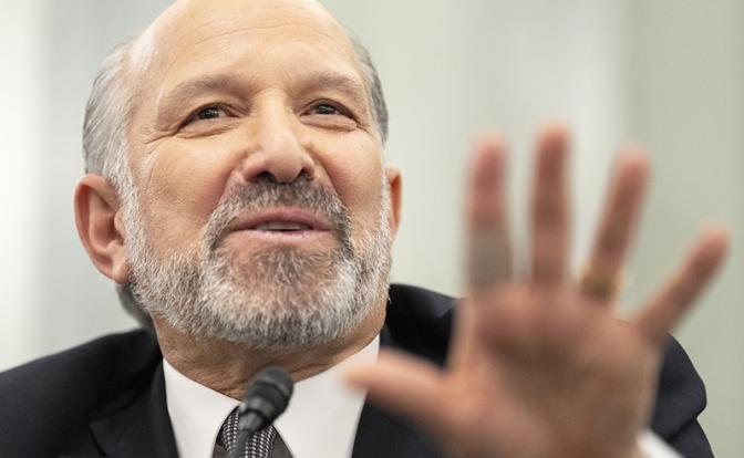 На фото: министр торговли США Говард Латник