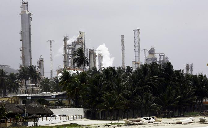 Эксперт назвал запутанной ситуацию с нефтью Венесуэлы