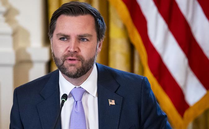 На фото: вице-президент США Джей Ди Вэнс