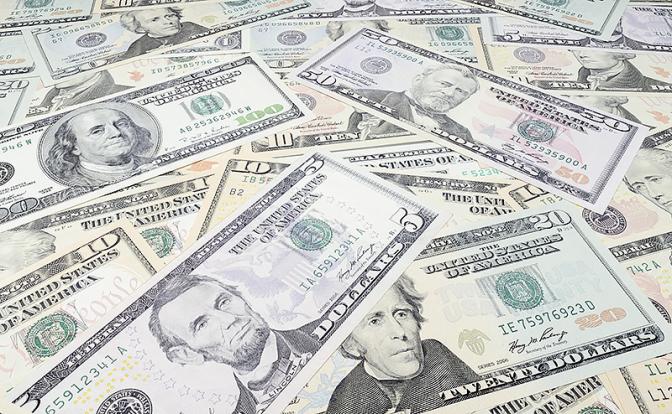 Прогноз курса доллара: что ждет рубль на фоне агрессивных действий США?