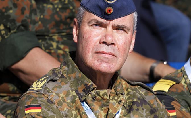 На фото: немецкий генерал-лейтенант Геральд Функе