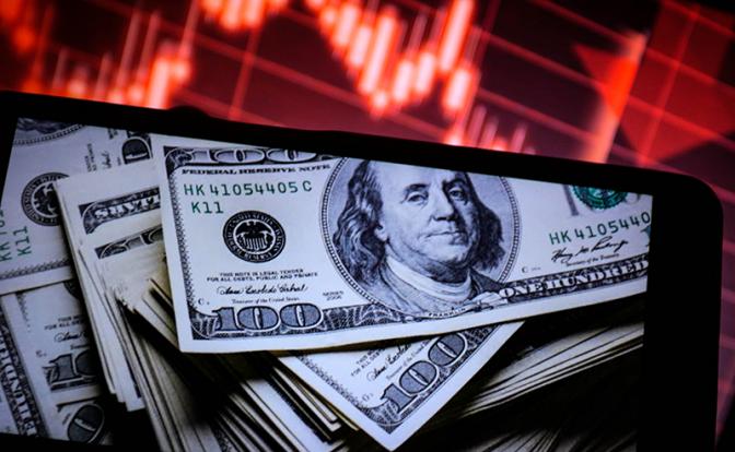 Курс доллара подрос: почему властям сейчас нужен крепкий рубль?