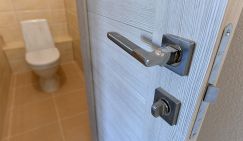 «Мой позывной «Унитаз»! Мэрия Ачинска воюет за «удобства» и с пенсионеркой, и с бомбоубежищами