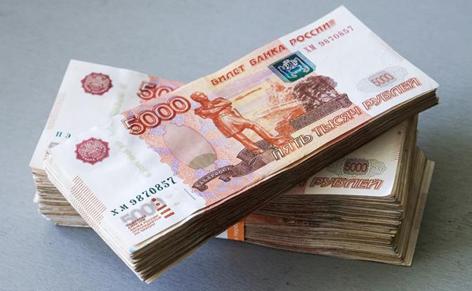 Студентам Петербурга начнут выплачивать по 200 тыс. рублей за рождение ребенка