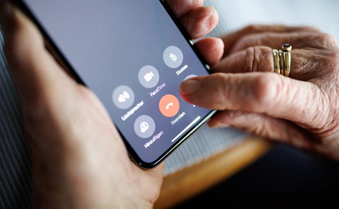 Россиянам объяснили, почему нельзя грубить телефонным мошенникам