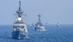 Ормузский пролив: ВМС России, Китая и Ирана начинают маневры под носом авианосца Abraham Lincoln