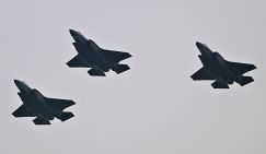 Борьба за Гренландию: Дональд Трамп одним пальцем прикует F-35 своих союзничков в Европе к аэродромам