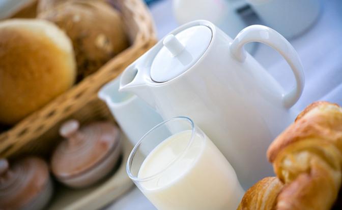 Слизистая буквально «ждет» еду: названо идеальное время для завтрака