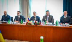 Переговоры в Абу-Даби: Трамп попросил Зеленского помолчать. Путин с ним согласился