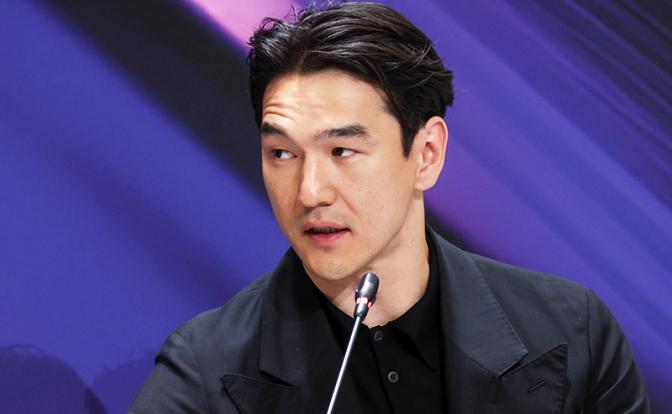 На фото: стендап-комик Нурлан Сабуров