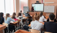 Школьники - "под колпаком": на педагогов решили возложить обязанности спецслужб