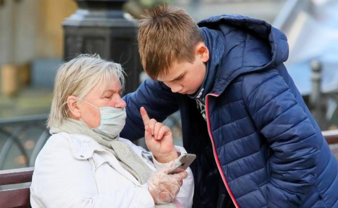 Запрет соцсетей для подростков: Революция зумеров грозит Западу, а не России