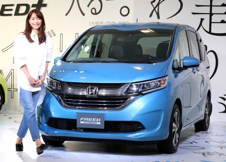 На фото: Honda Freed.