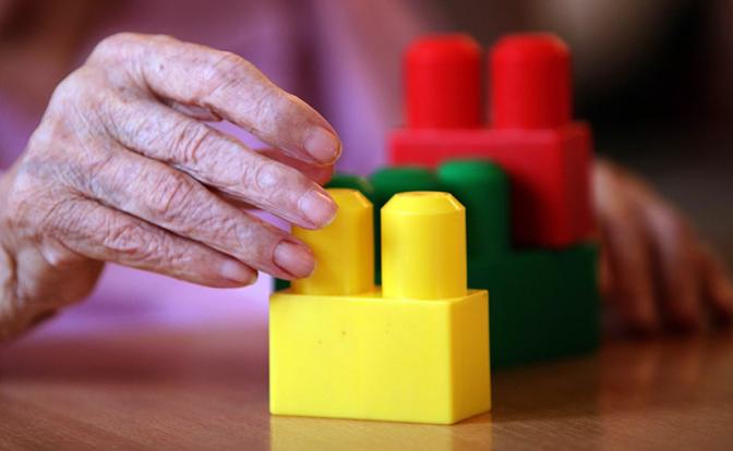 Новый анализ крови помогает выявить болезнь Паркинсона заранее