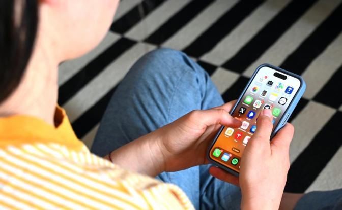 Правило 20-20-20: офтальмолог сказала, как не дать гаджетам «убить» зрение