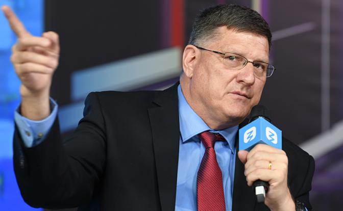 На фото: военный аналитик и бывший разведчик Скот Риттер.