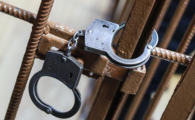 Попытка купить молчание жертвы по делу о гибели двух девочек стоила свободы адвокату свердловского бизнесмена