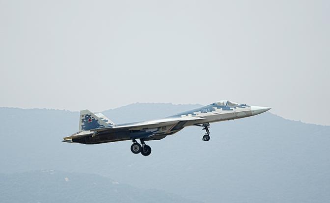 «Надо же - не американский, но хороший!»: Штатовские СМИ нахваливают Су-57