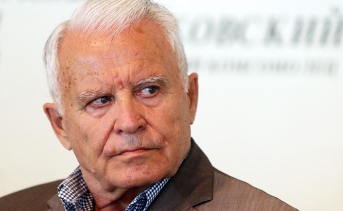 На фото: заслуженный пилот СССР, председатель комиссии по гражданской авиации Общественного совета Ространснадзора, советник по безопасности полетов председателя Профсоюзов летного состава РФ Олег Смирнов