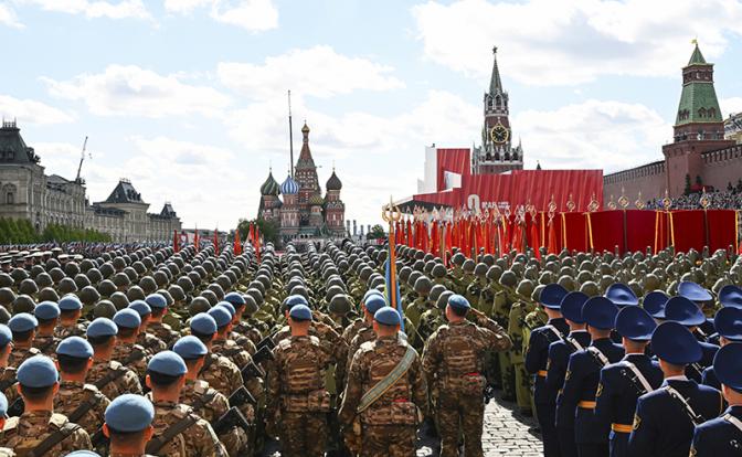 На Мавзолей Трампа не пустят, но с трибуны посмотреть Парад Победы может и пригласят