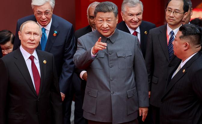 На фото: президент РФ Владимир Путин, председатель КНР Си Цзиньпин