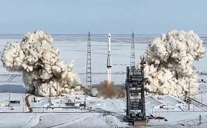 На фото: Роскосмос заявил об успешном запуске с "Байконура" ракеты "Протон-М"
