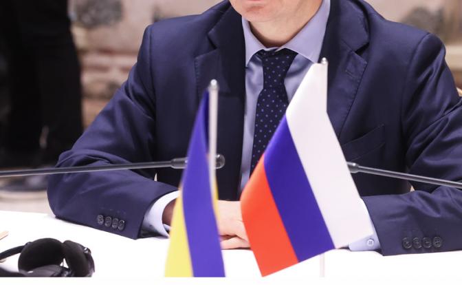 Скотт Риттер назвал имя преемника Путина, и тот сейчас в Женеве