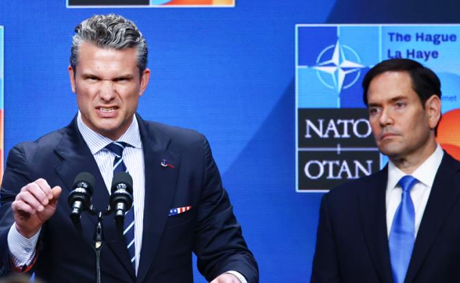 На фото: Пит Хегсет (слева) и Марко Рубио (справа)